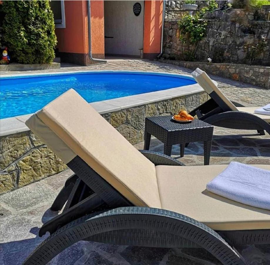 Holiday House Pasjak Sapjane Ngoại thất bức ảnh